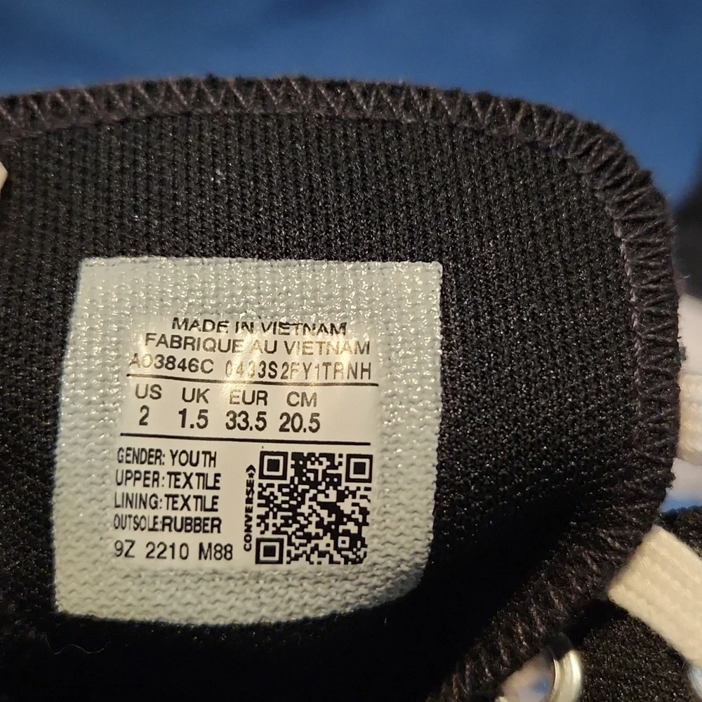 CONVERSE KIDS Black High-Top Sneakers with White Soles Size 2. - Picture 8 of 9